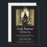 Convites 50º Aniversário do Champanhe Dourado com Lâmpada P<br><div class="desc">Um moderno convite de aniversário brilhante de 50.º marco cintilante com brilho,  com óculos de champanhe erguendo uma torrada,  e um confete com brilho dourado sobre um fundo preto com um roteiro na moda moderno. Um estilo brilhante e arrojado.</div>