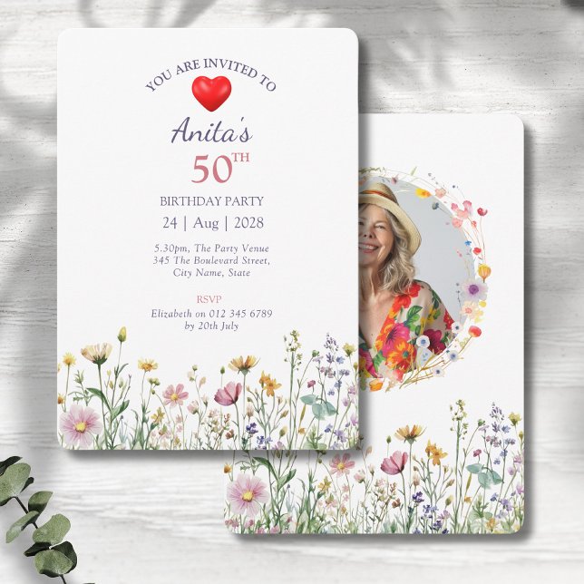 Convites 50º Aniversário do Jardim Florestal Foto de Prado  (50th birthday floral birthday party invitations on a grey wood background)