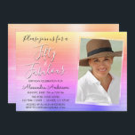 Convites 50 e Fabulosa Foto Púrpura Rosa Elegante<br><div class="desc">A 50ª e Fabulosa 50ª Festa de aniversário, Elegante Dourada, Rosa e Púrpura, os Convites de Aniversário do Rainbow Rainbow são perfeitos para uma bolsa mensageifesta de aniversario elegante. Estes 50 e Fabulosos Convites de festas são perfeitos para uma Festa de aniversário 50. Você pode atualizar o cartão de convite...</div>