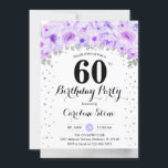 Convites 60ª Festa de aniversário - Flores Roxas Prateadas<br><div class="desc">60º convite de aniversário. Design elegante em prata brilhante com sotaque floral. Convide cartão com fonte de script e confetti. Lilás de lavanda roxa e de pasta branca. Perfeito para uma comemoração de na moda 30 dias. Envie-me uma mensagem se precisar de idade personalizada.</div>