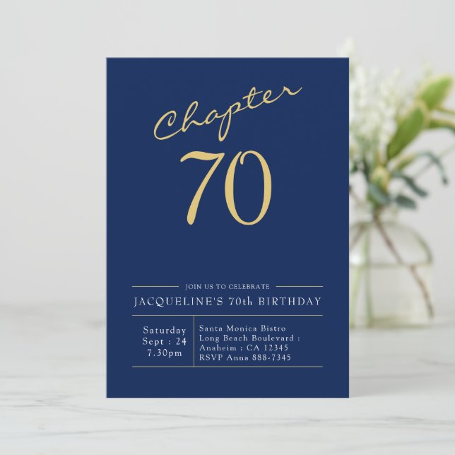 Convites 70 Birthday Dourado Script Azul (Em pé/Frente)
