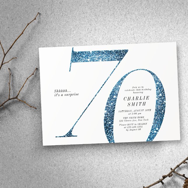 Convites 70 de aniversário de brilho azul moderno minimalis (Modern minimalist faux blue glitter 70th birthday invitation)