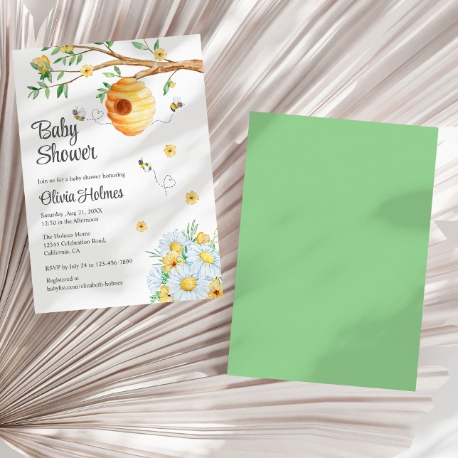 Convites Abelhas e Chás de fraldas de Camomille de Mel Boni (Cute Honey Bee and Chamomille Baby Shower Invitation on a sunny white dry palm leaf.)