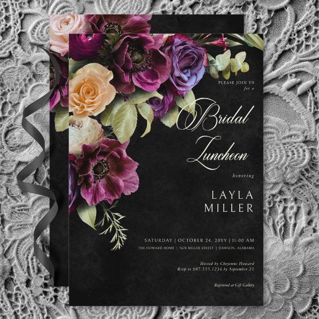 Convites Almofada Floral Dramática Preta Escura e Elegante (Dark Elegant Black Dramatic Floral Bridal Luncheon Invitation)