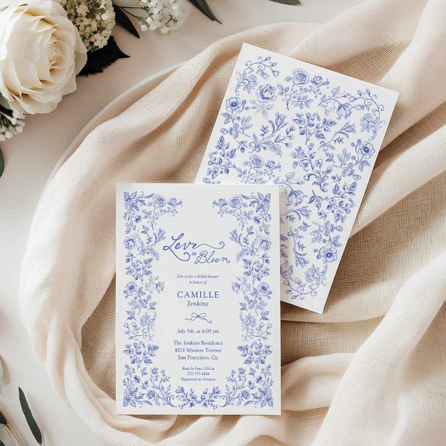 Convites Amor com Chá de panela Floral Azul Bloom (Blue Floral Love in Bloom Bridal Shower Invitation)