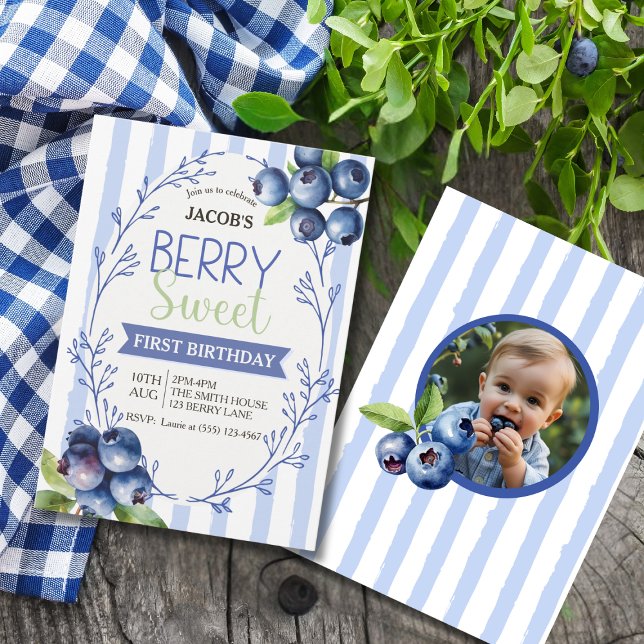 Convites Aniversário Azul Doce e Fantasioso da Fruta Baga (Whimsical Berry Sweet Blueberry Birthday Invitation)