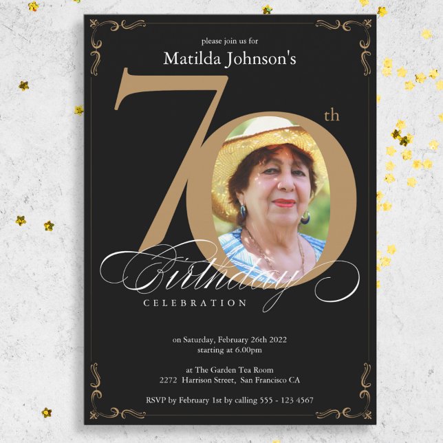Convites Aniversário da Caligrafia Elegante Dourada 70 Blac (Black Gold Elegant Photo 70th Birthday Party Invitation)