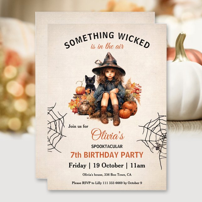 Convites Aniversário das Meninas do Dia das Bruxas (Cute Witch Spider Halloween Girls' Birthday Invitation)