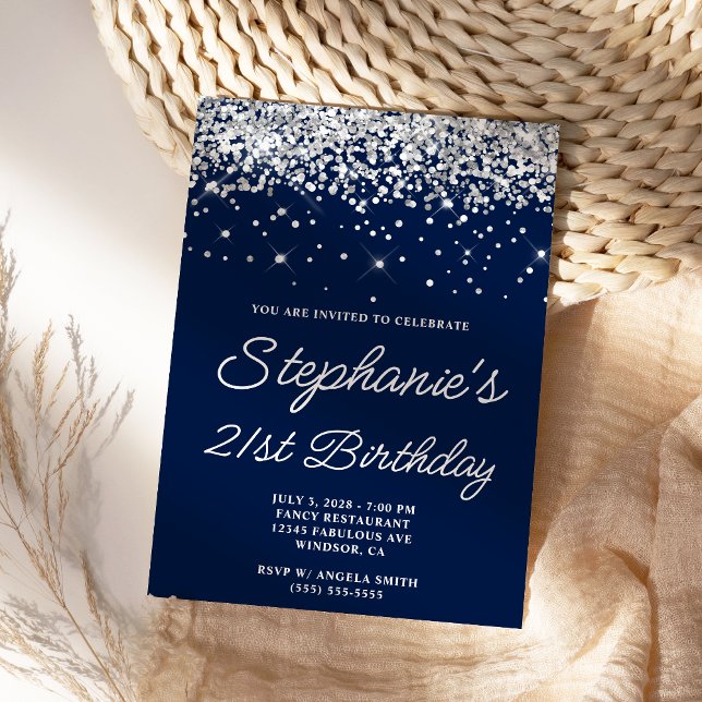 Convites Aniversário de 21 anos Azul-Meia-Noite de Silver G (Navy blue and silver glitter birthday invitation.)