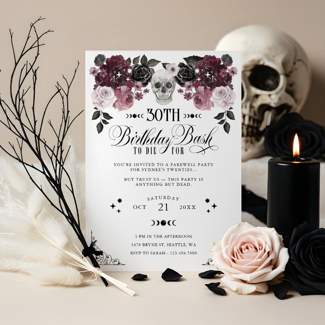 Convites aniversário de 30 anos Bash para morrer para o crâ (30th Birthday Bash to Die For Gothic Floral Skull Invitation)