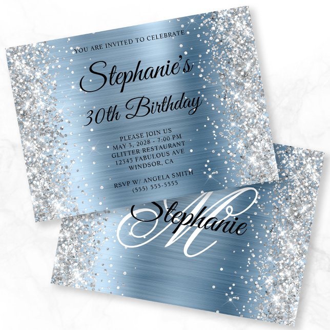 Convites Aniversário de 30 anos de Monograma Azul Claro com (Silver Glitter Light Blue Monogram 30th Birthday Invitation)
