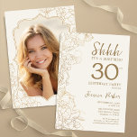Convites Aniversário de 30 anos de Surpresa de Foto Dourada<br><div class="desc">Convite de festas de aniversário de 30 anos de surpresa de ouro elegante com sua foto na parte traseira do cartão. A moderna design feminina moderna tem sotaques botânicos e letra de script de tipografia. Simples cartão de convite floral perfeito para uma festa surpresa na moda. Pode ser personalizado para...</div>
