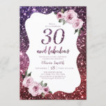 Convites Aniversário de 30 anos floral roxa-borrifada<br><div class="desc">Púrpura brilhante brilha fundo brilhante brilhante e floral cor-de-rosa com script "30 e fabuloso" nos convites de festas central,  elegante e na moda,  aniversário de 30 anos excelente. Papel de acabamento Semibrilho selecionado.</div>