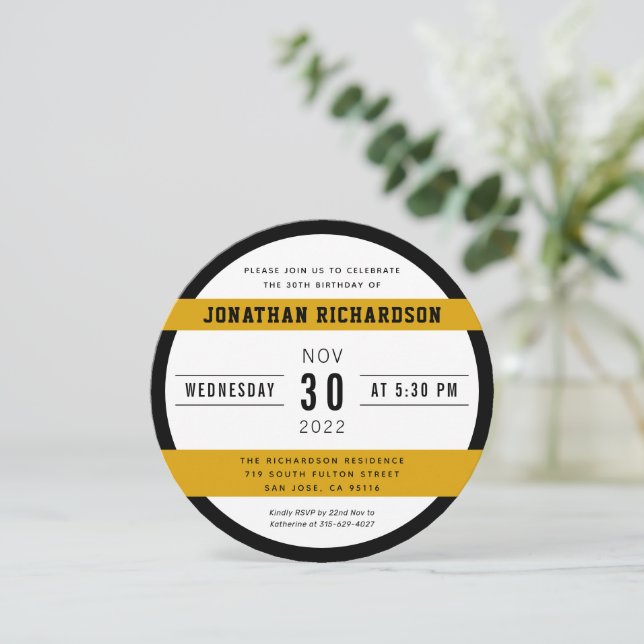 Convites aniversário de 30 anos nos aplausos e cervejas aos (Em pé/Frente)
