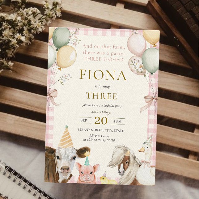 Convites Aniversário de 3 anos da Garota Gingham Rosa de An (Pink Gingham Farm Animals 3rd Birthday Party Invitation for Girl)