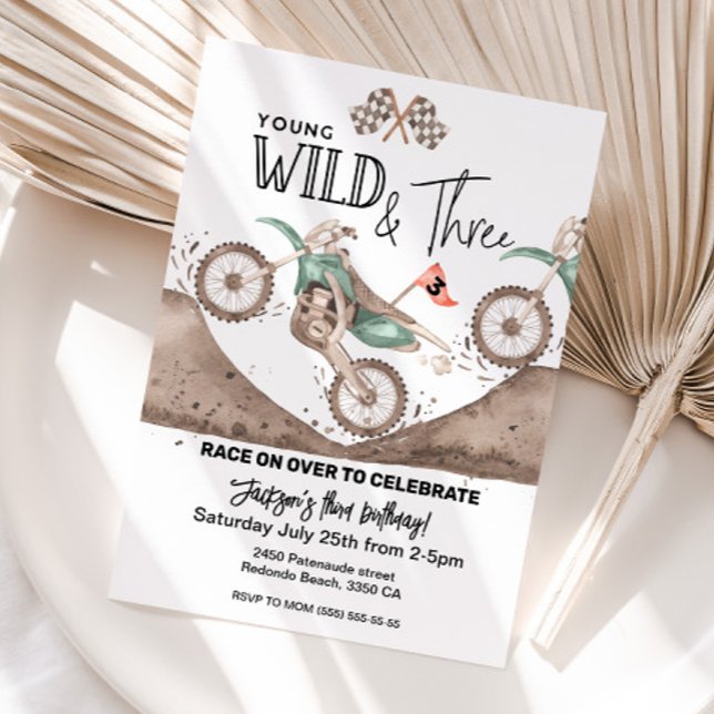 Convites Aniversário de 3 anos Jovem WILD e três (Young WILD and THREE dirt bike invitation, green dirt bike party)