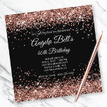 Convites Aniversário de 40 anos brilhante Dourado brilhante<br><div class="desc">Um brilhante rosa brilhante brilho de ouro brilhante e aniversário de 40 anos preto de cor sólida para ela. Se precisar de ajuda para alterar o estilo de letra ou caligrafia do texto "VOCÊ É CONVIDADO A CELEBRAR" ou "aniversário de 40 anos" na frente e atrás, envie uma solicitação através...</div>