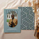 Convites Aniversário de 40 anos de Foto e Assinatura Oval M<br><div class="desc">Convite moderno para aniversário de 40 anos de na moda. Design apresenta uma fotografia oval da aniversariante/rapaz, a elegante inscrição 'QUARTO' com o nome das pessoas no texto de assinatura no topo e um simples modelo de festa de aniversário que é fácil de personalizar com os seus próprios detalhes. As...</div>