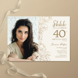 Convites aniversário de 40 anos de Foto Surpresa Elegante D<br><div class="desc">Convite de festas de aniversário de 40 anos de surpresa de creme de ouro floral com sua foto na frente da placa. Elegante design moderno com desenhos botânicos desenhados em destaque e letra de script de tipografia. Simples trendy convida cartão perfeito para uma festa de na moda. Pode ser personalizado...</div>