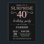 Convites aniversário de 40 anos de surpresa preto e Rosa co<br><div class="desc">Convite para aniversário de 40 anos surpresa com plano de fundo brilhante Dourado preto e Rosa cor-de-rosa. Chalkboard. Aniversário Adulto. Homens ou Mulheres no Dia Convidam. Qualquer idade.
Para mais personalização,  clique no botão "Personalizar" e use a ferramenta design para modificar este modelo.</div>