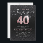 Convites Aniversário de 40 anos de surpresa rosa a preto mo<br><div class="desc">Modern Shhh, é uma convite de festas surpresa que apresenta o roteiro na moda e o falso rosa de ouro-brilho número 40 e os detalhes da sua festa sobre a cor de fundo brilhante preta, simples e elegante, convite para adultos, de grande surpresa para o excelente, para homens e mulheres....</div>