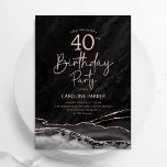 Convites Aniversário de 40 anos Rosa preto agate<br><div class="desc">Convite de festas aniversário de 40 anos de ouro preto e rosa. Elegante design moderno com aquarela agate marble geode background, faux glitter rosa gold e typografia script font. Trendy convida o cartão perfeito para uma comemoração de dia das mulheres na moda. Impressos convites Zazzle ou modelo de impressão digital...</div>