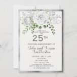 Convites Aniversário de Casamento do 25 Floral Silver White<br><div class="desc">Elegante,  vintage,  branco e prata com convite de festas de aniversário de casamento do 25 floral branco. A parte traseira da placa tem faixas diagonais pretas e prateadas.</div>