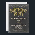 Convites Aniversário de Chalkboard Convocação Homem Adulto<br><div class="desc">Este convite de aniversário divertido apresenta um fundo do quadro de controle com borda de ponto e falso brilho dourado e texto creme. Um belo convite de aniversário unisex para aquele dia especial. Excelente para 20 21rua 30 35º 45º 45º 50º 55º 60º 70 65º 75º 80 85º 90 e...</div>