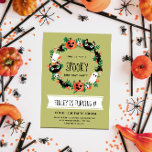 Convites Aniversário de criança Verde da Terra das Bruxas B<br><div class="desc">Convite de aniversário de Halloween bonito com uma coroa assustadora de Halloween com abóboras,  gatos,  fantasmas,  crânios,  ferramentas,  morcegos e folhas de outono sobre um fundo verde.</div>