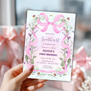 Convites Aniversário de um ano com laço rosa floral no Dia 