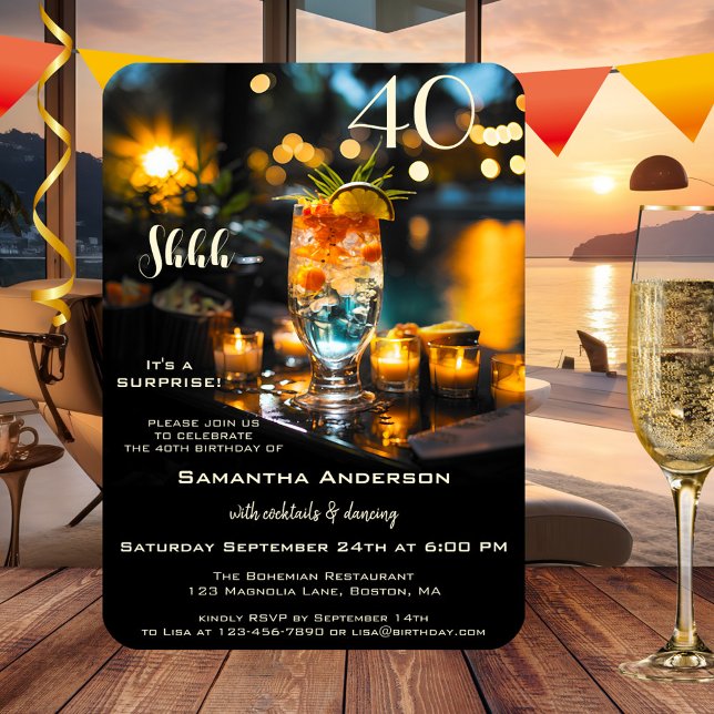 Convites Aniversário do Adulto Cocktail Surpresa (Surprise birthday invitation featuring a colorful cocktail at the waterfront with sparkling lights)