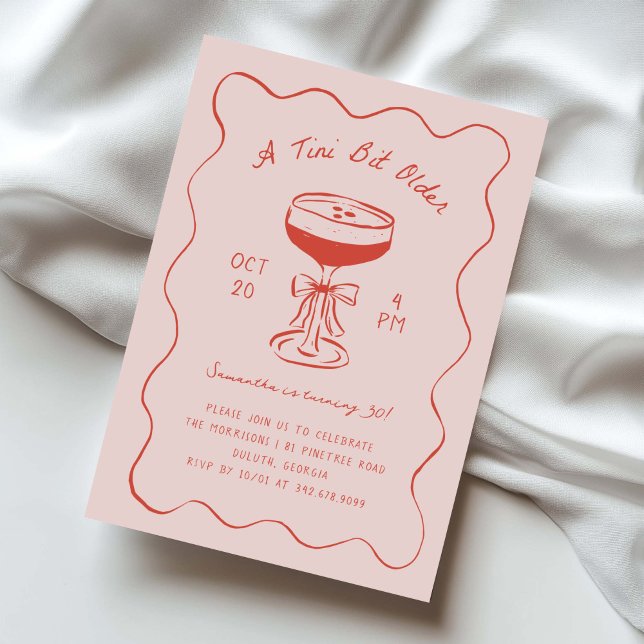 Convites Aniversário Rabisco Tini Bit Older Espresso Martin (A Tini bit Older espresso martini 30th birthday party invitation in hand-drawn doodle style.)