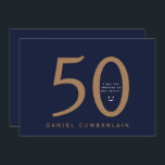 Convites Aposto Que Pensou Que Ele Era Mais Velho E Engraça<br><div class="desc">Cinquenta. 50º Convite de Aniversário. Engraçado. Cara. Data,  local,  RSVP incluído. Marinho & Dourado. Sem presentes. Surpresa.</div>