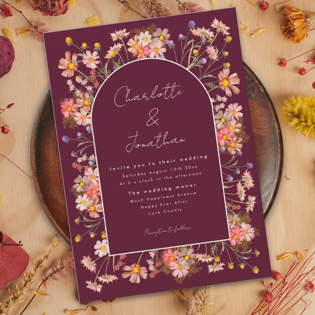 Convites Arco de Flor Silvestre Borgonha Laranja Queimada C (Elegant wildflower arch burgundy burnt orange fall wedding invitation )