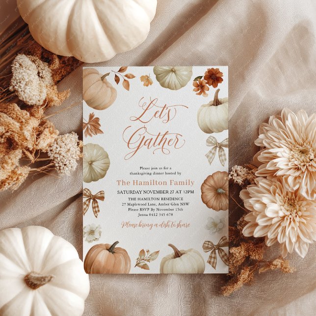 Convites Arcos de Abóbora para Jantar de Ação de Graças (Let's Gather! Thanksgiving invitation with rustic pumpkins and bows. )