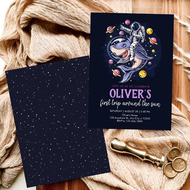 Convites Astronautas montam tubarão no espaço com os planet (Criador carregado)