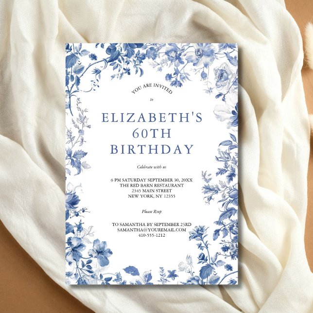 Convites Azul Branco Floral Toile Watercolor 60º aniversári (Elegant Blue White Floral Toile 60th Birthday Invitation for her. Printed or Instant digital downloa)