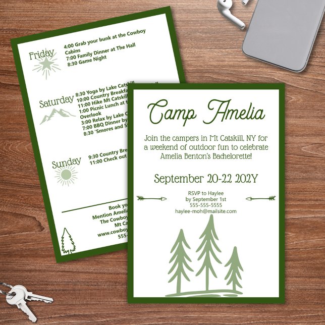 Convites Bachelorette do Campo Russo Moderno Verde Itinerár (Camp Bachelorette Invitation with Weekend Itinerary)