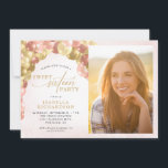 Convites Balão Arch Rosa e Foto Dourada Festa Sweet 16<br><div class="desc">Este elegante e doce convite de festas 16 apresenta uma foto vertical e é acentuado com um arco de balão rosa e dourado. O design é acentuado com texto de script.</div>