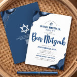 Convites Bar de código QR Mitzvah Marinho Blue Agate Script<br><div class="desc">Tenha orgulho, alegria e mostre este marco do seu Bar favorito Mitzvah! Enviar este convite de código QR legal, exclusivo, moderno e personalizado para um evento a lembrar. A tipografia do roteiro azul-marinho e Estrela de David sobrepõem um fundo branco simples com o agato azul de aço acentuado com veias...</div>