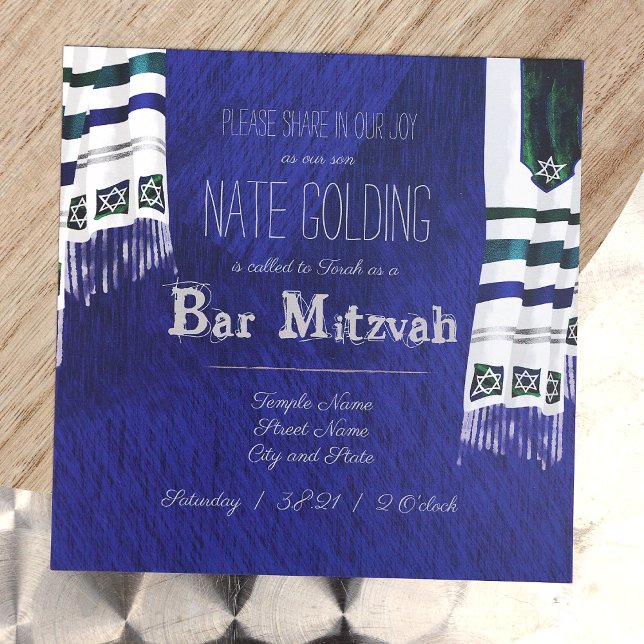 Convites Bar Mitzvah,  de oração prateada azul (Unique Royal Blue Square Bar Mitzvah Invitation with Striped Tallit Prayer Shawls, Striped Silver)