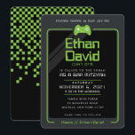 Convites BAR MITZVAH moderno de controle de jogador verde p<br><div class="desc">por kat massard >> WWW.SIMPLYSWEETPAPERIE.COM << - - - - - - - - - - - - - - - - - - - - - - - - - O design perfeito para um BAR "Jogar Pensado" ou para a celebração BAT MITZVAH Ame o design, mas gostaria de...</div>