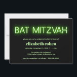 Convites Bat Mitzvah Green Neon Lights<br><div class="desc">Legal convite do morcego moderno mitzvah com "Bat Mitzvah" em verde limão brilhando luzes néon contra um fundo preto.</div>
