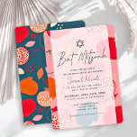 Convites Batalha do Bat Mitzvah com padrão de Romã Rosa<br><div class="desc">Este convite de Bat Mitzvah estiloso e kitsch apresenta um fundo rosa com um padrão de romã em vermelho,  laranja e azul-marinho. O lado reverso apresenta um fundo azul-marinho com um padrão de romã. Personalize-o para suas necessidades. Você pode encontrar produtos correspondentes na minha loja.</div>