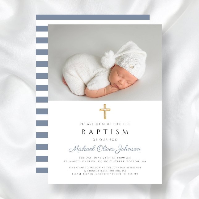 Convites Batismo de Menino Azul Moderno Strips Cruzando Fot (Dusty Blue Stripes Cross Photo Boy Baptism Invitation)