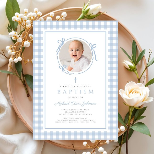 Convites Batismo de Menino com Laço Xadrez Azul Moderno (Modern Blue Gingham Bow Photo Boy Baptism Invitation)