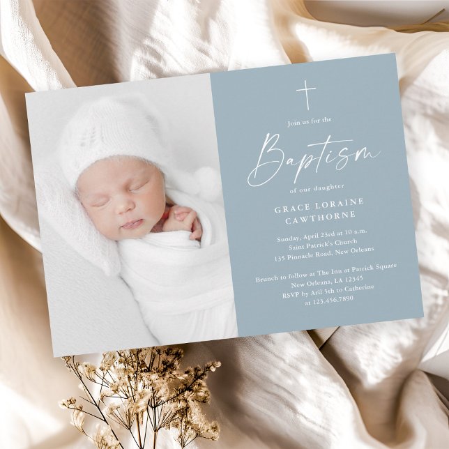 Convites Batismo de Meninos em Azul Poento com Roteiro Mode (Modern script dusty blue baby photo baptism invitation.)