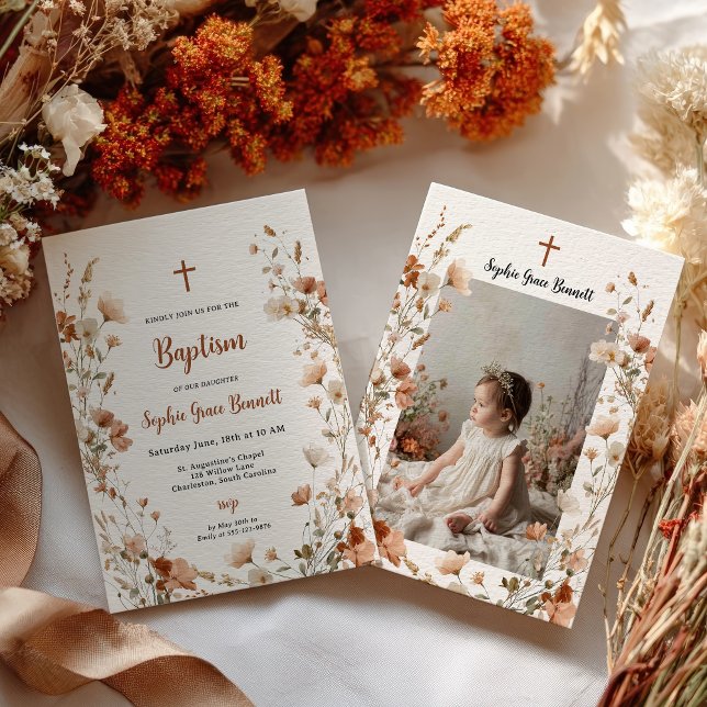Convites Batismo de Rosa de Dusty, elegante, de flor selvag (Boho elegant Wildflower Dusty Rose Photo Baptism Invitation)