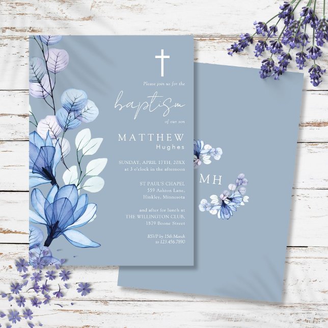Convites Batismo do Monograma Floral Transparente Dusty Blu (Dusty Blue Transparent Floral Monogram Baptism Invitation)