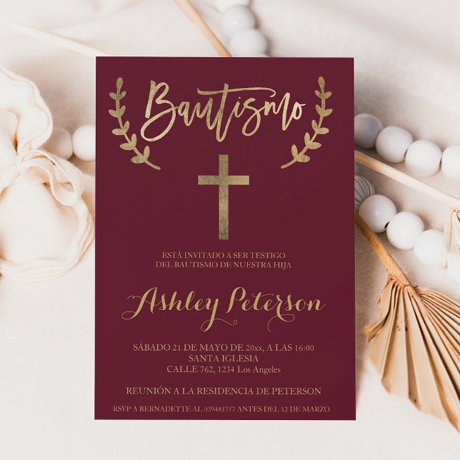 Convites Batismo elegante vermelho-burgundy, espanhol, Dour (Spanish Gold burgundy red elegant script baptism Invitation)
